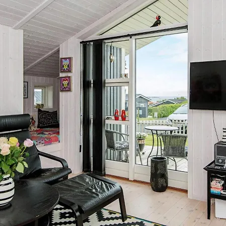 5 Person Holiday In