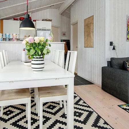 5 Person Holiday In